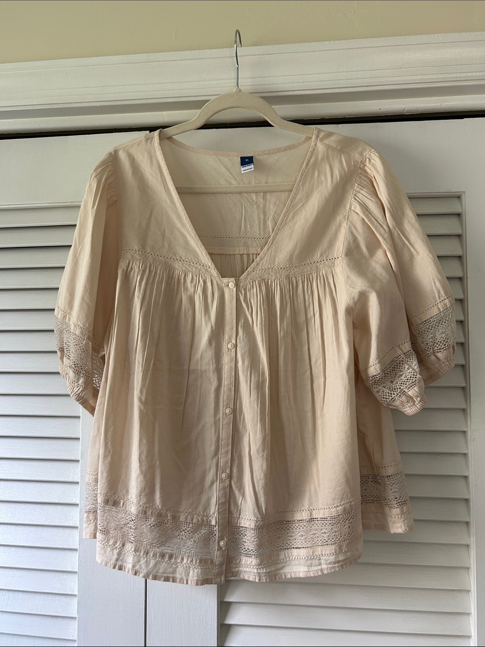 Old Navy Cream Button-Front Lace-Trim Blouse